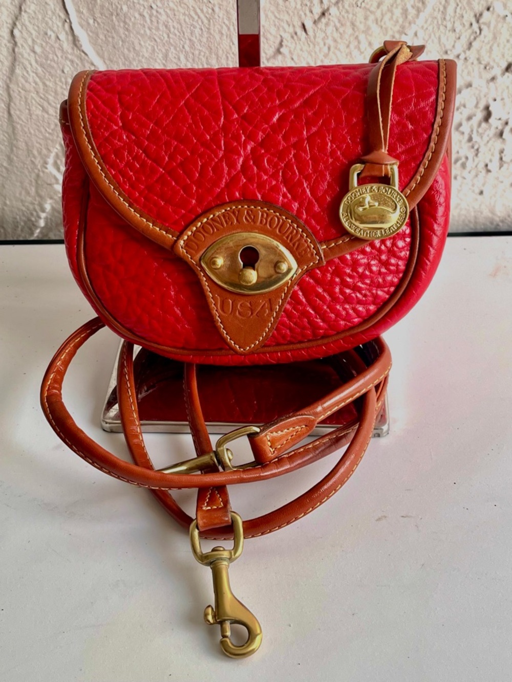 VINTAGE DOONEY & BOURKE RED BRITISH TAN CAVALRY SADDLEBAG ♦️HOST PICK♦️